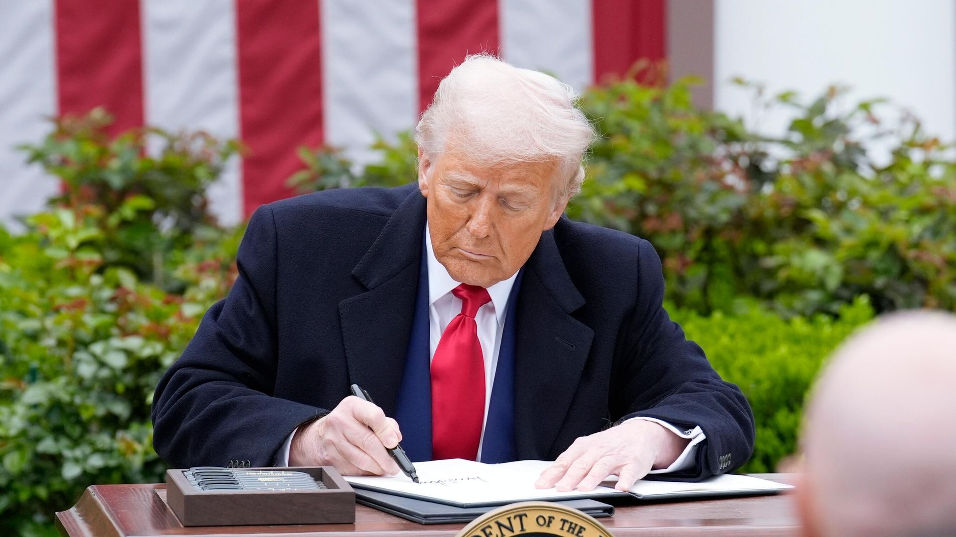 Президент США Трамп объявил о введении пошлин на продукцию других стран - ИноСМИ, 1920, 29.07.2025