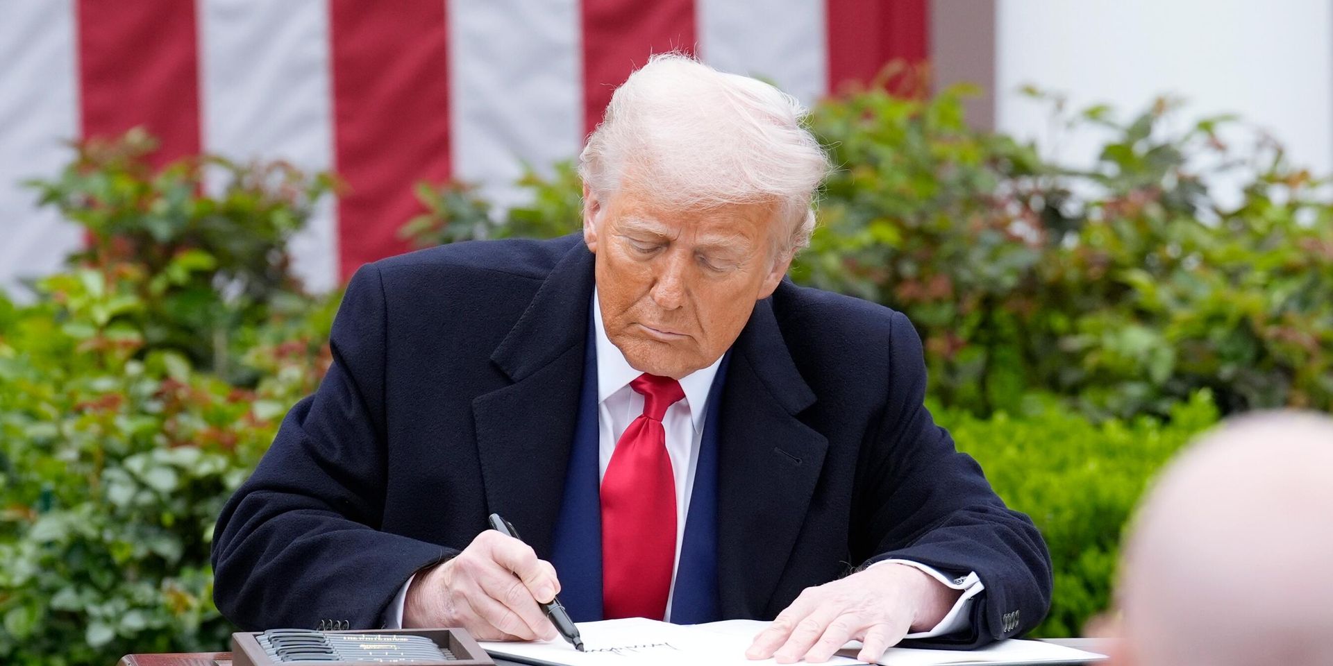 Президент США Трамп объявил о введении пошлин на продукцию других стран - ИноСМИ, 1920, 29.07.2025