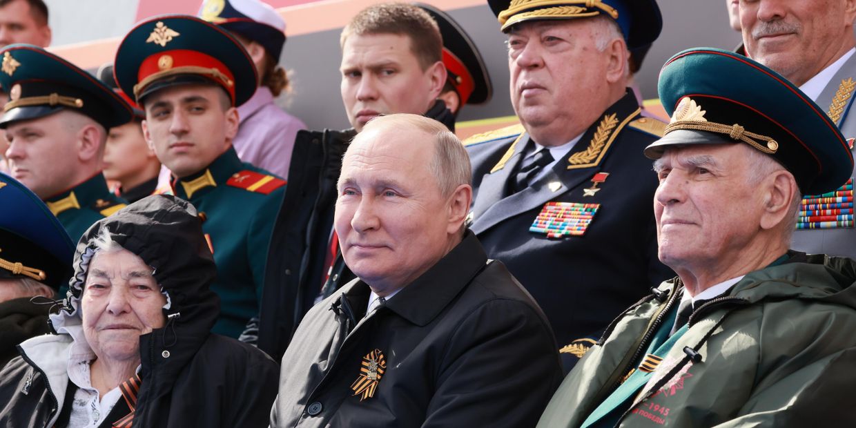 Президент РФ Владимир Путин на военном параде в честь 77-й годовщины Победы в ВОВ