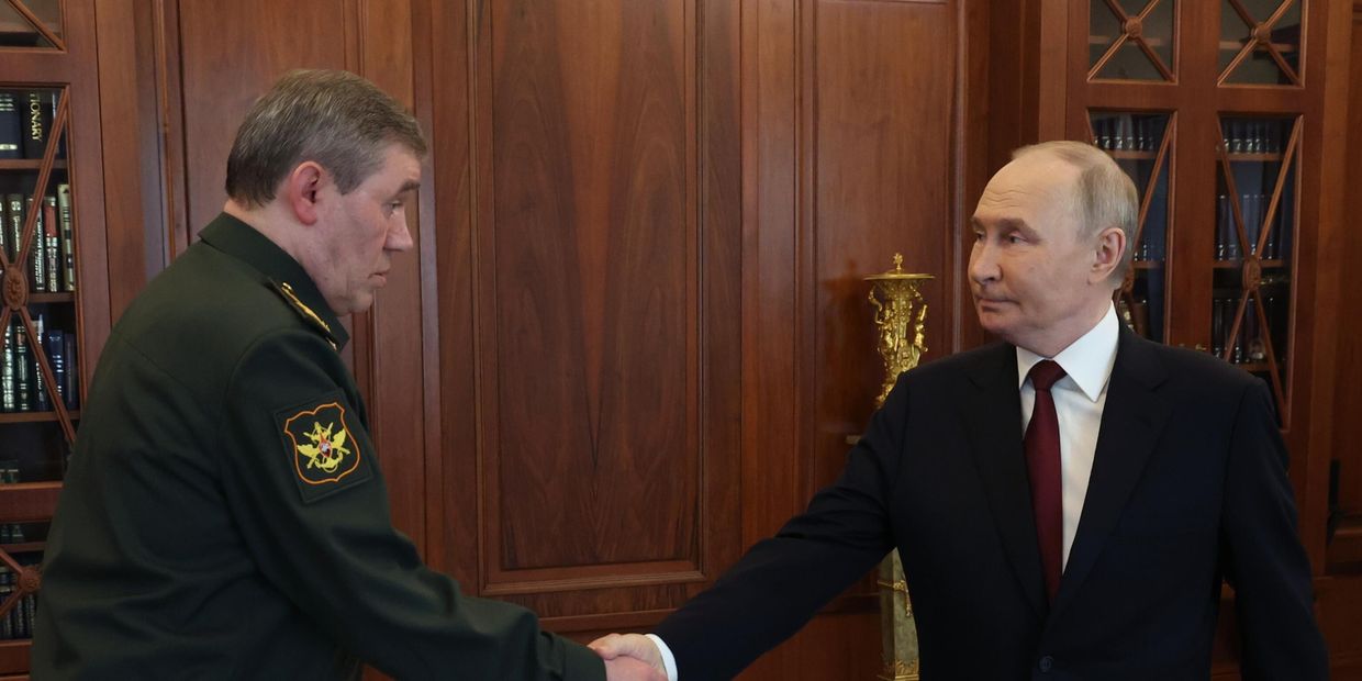 Президент Владимир Путин встретился с начальником Генштаба ВС РФ Валерием Герасимовым