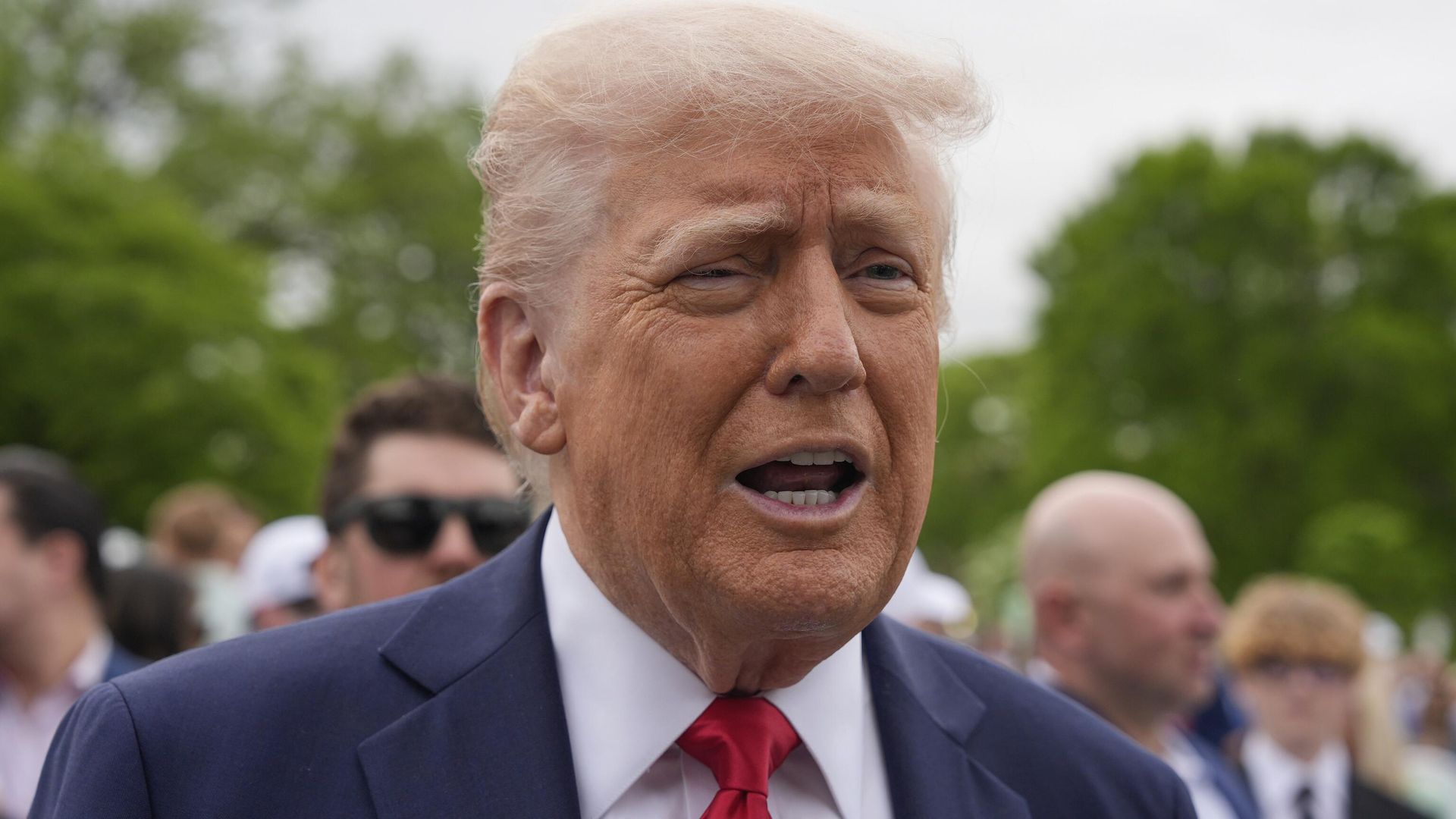 Президент Дональд Трамп в беседе с журналистами заявил 21 апреля, что раскроет содержание своего плана мирного урегулирования на Украине через три дня - ИноСМИ, 1920, 22.04.2025