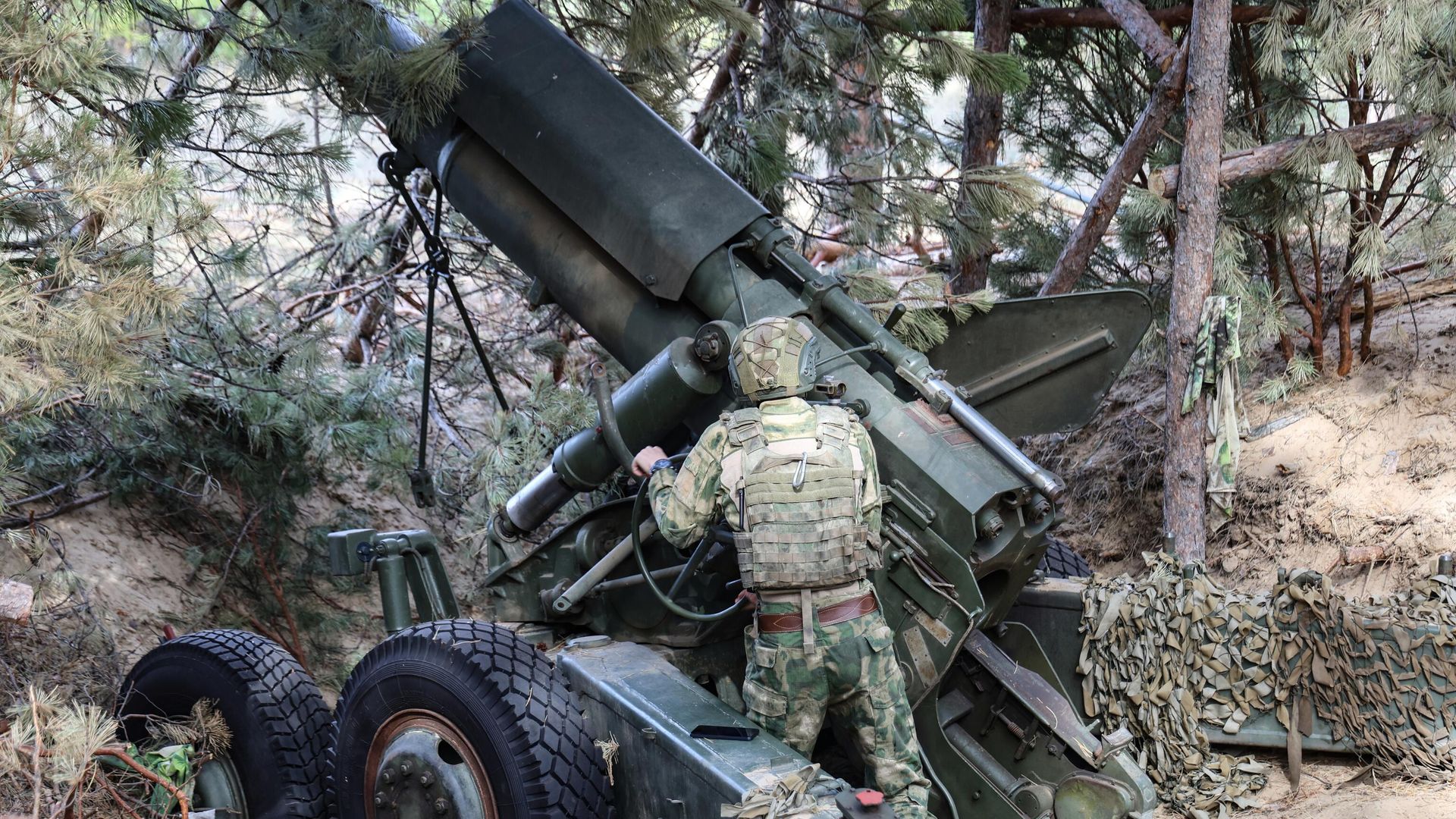 Боевая работа наводчика орудия Гиацинт-Б ВС РФ в Херсонской области - ИноСМИ, 1920, 27.05.2025