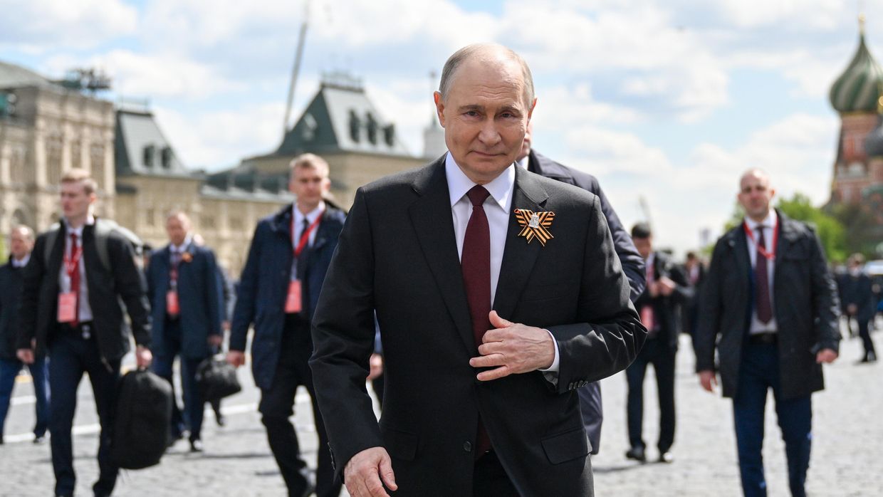 Президент РФ В. Путин и иностранные лидеры на военном параде в честь 80-летия Победы