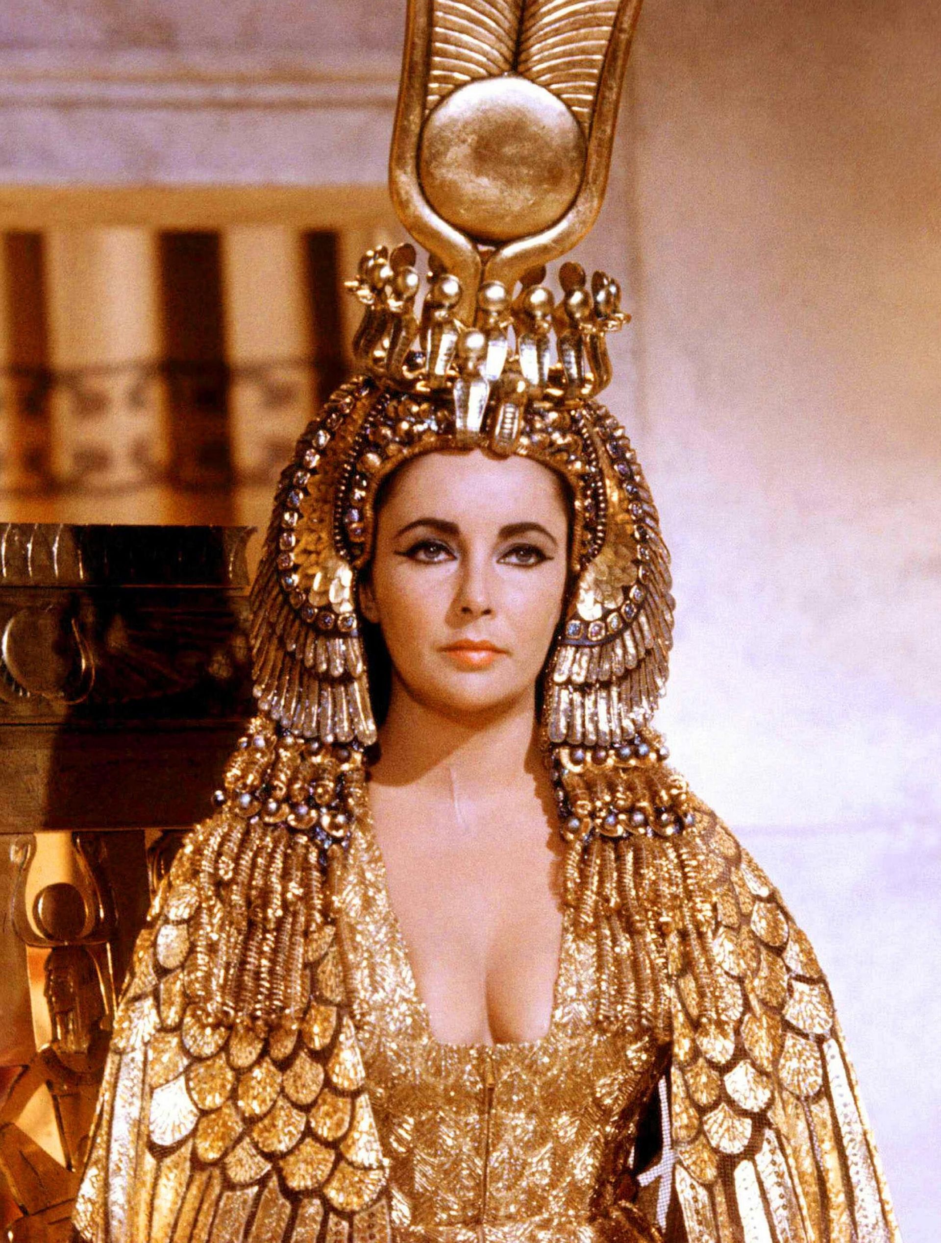 Элизабет Тейлор в фильме Клеопатра, 1963 год - ИноСМИ, 1920, 19.05.2025