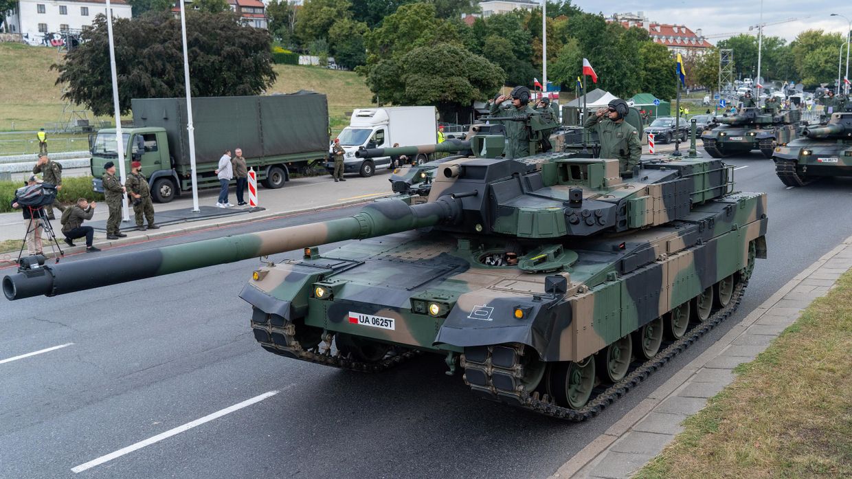 K2 Black Panther  во время генеральной репетиции военного парада, посвященного Дню национальной армии Польши, 11 августа 2024 года. Варшава, Польша.
