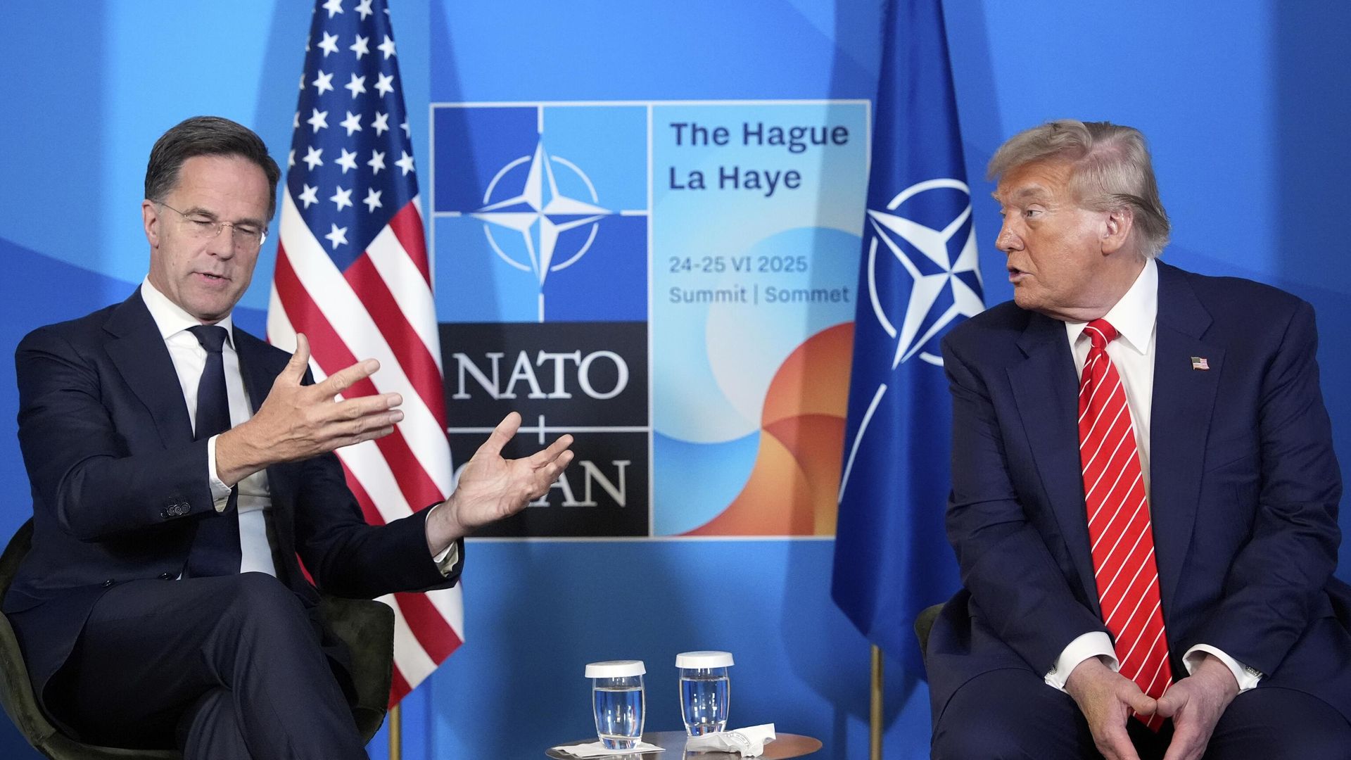 Президент США Дональд Трамп на встрече с генеральным секретарем НАТО Марком Рютте на саммите НАТО - ИноСМИ, 1920, 29.04.2026