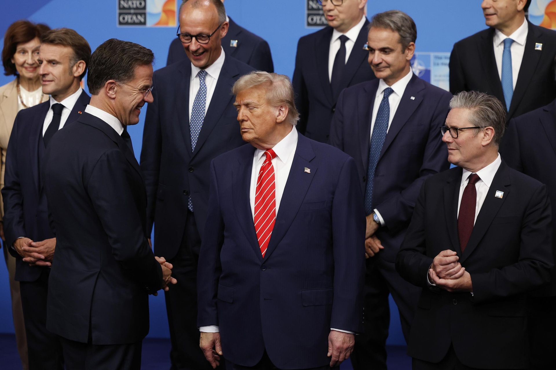 Генеральный секретарь НАТО Марк Рютте, президент Дональд Трамп и премьер-министр Великобритании Кир Стармер - ИноСМИ, 1920, 04.04.2026