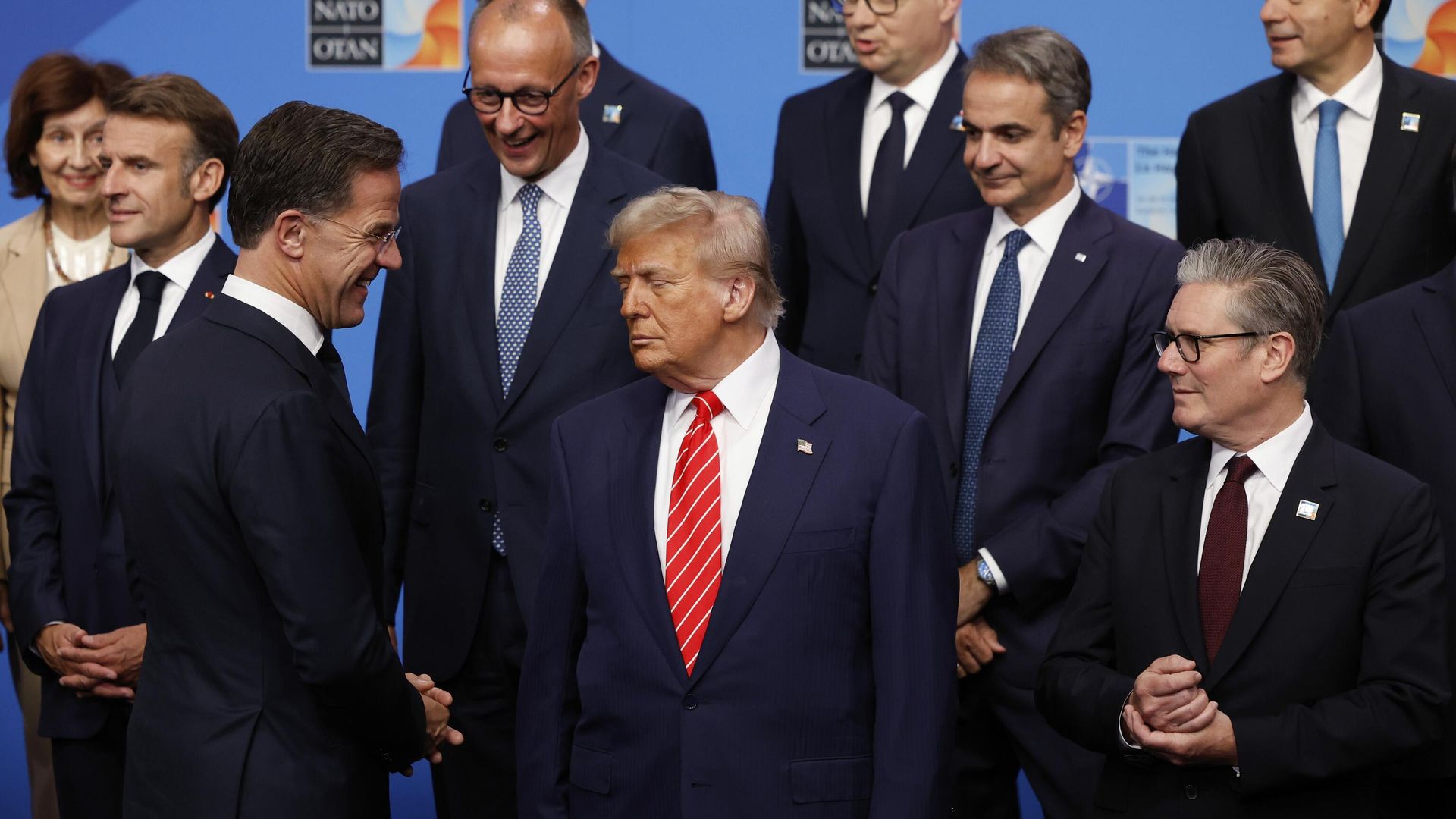 Генеральный секретарь НАТО Марк Рютте, президент Дональд Трамп и премьер-министр Великобритании Кир Стармер - ИноСМИ, 1920, 12.07.2025
