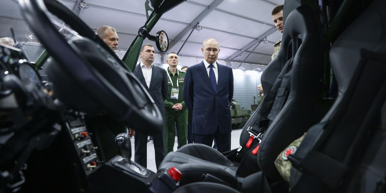 Президент Владимир Путин посетил выставку Всё для Победы! 6 июля 2025 года