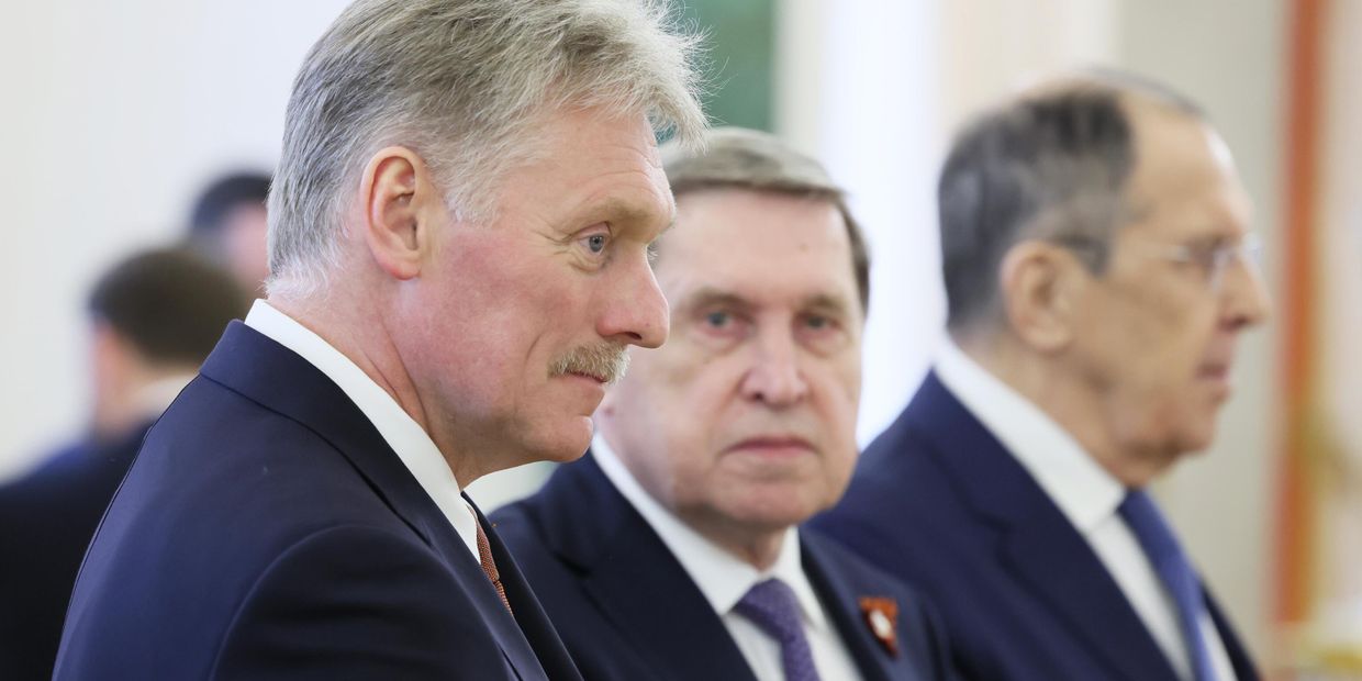 Пресс-секретарь президента РФ Дмитрий Песков, помощник президента Юрий Ушаков 