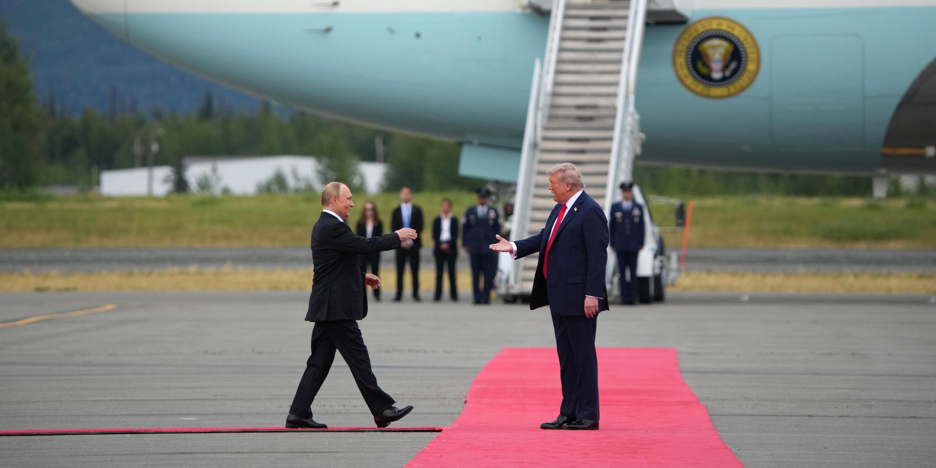 Встреча Трампа и Путина на Аляске - ИноСМИ, 1920, 16.08.2025