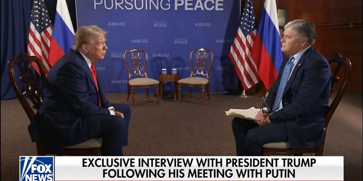 Интервью президента США Дональда Трампа ведущему Fox News Шону Хэннити после саммита с президентом России Владимиром Путиным на Аляске