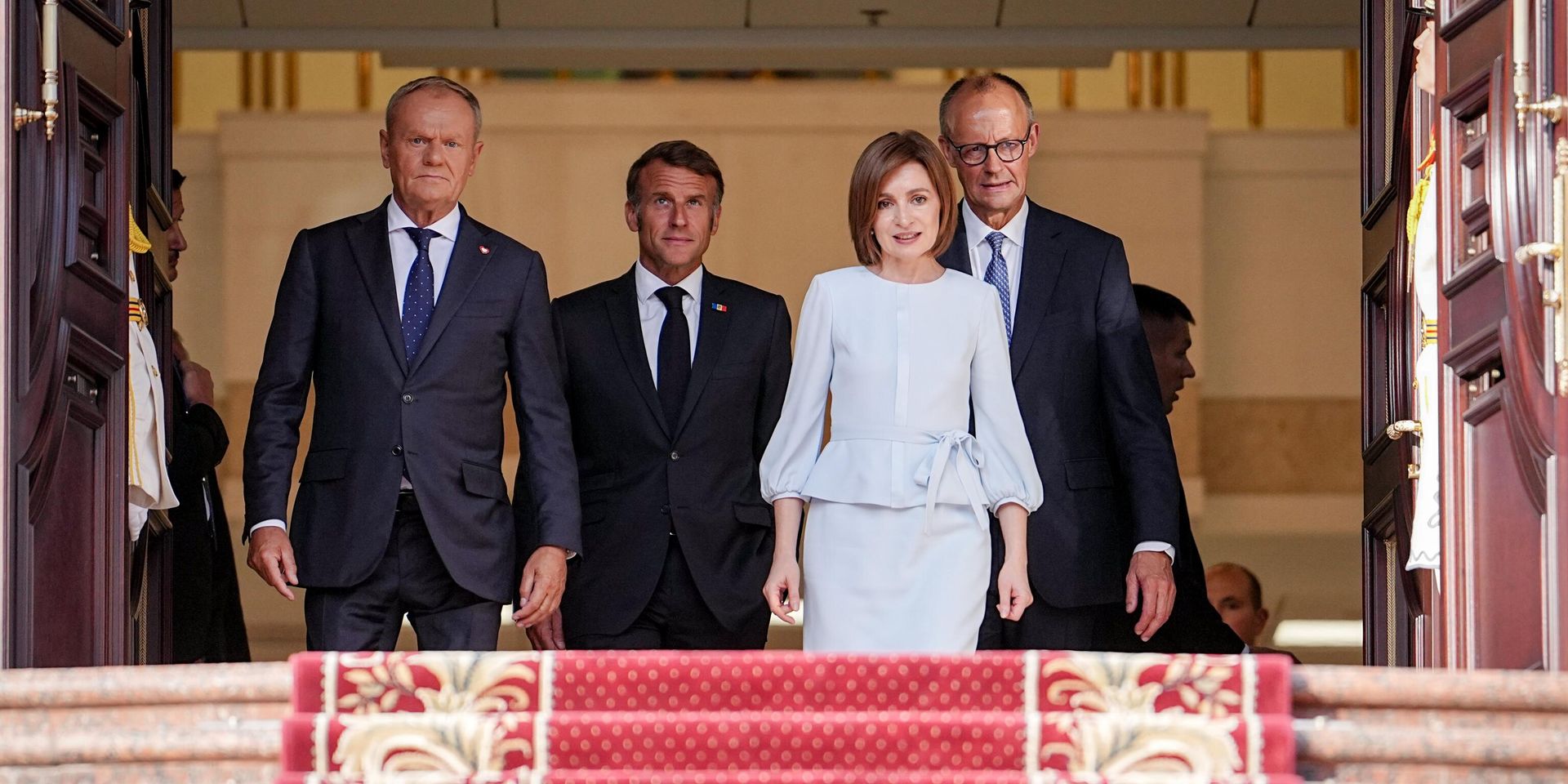 Премьер-министр Польши Дональд Туск, президент Франции Эммануэль Макрон, президент Республики Молдова Майя Санду и федеральный канцлер Германии Фридрих Мерц у президентского дворца в Кишеневе - ИноСМИ, 1920, 29.08.2025