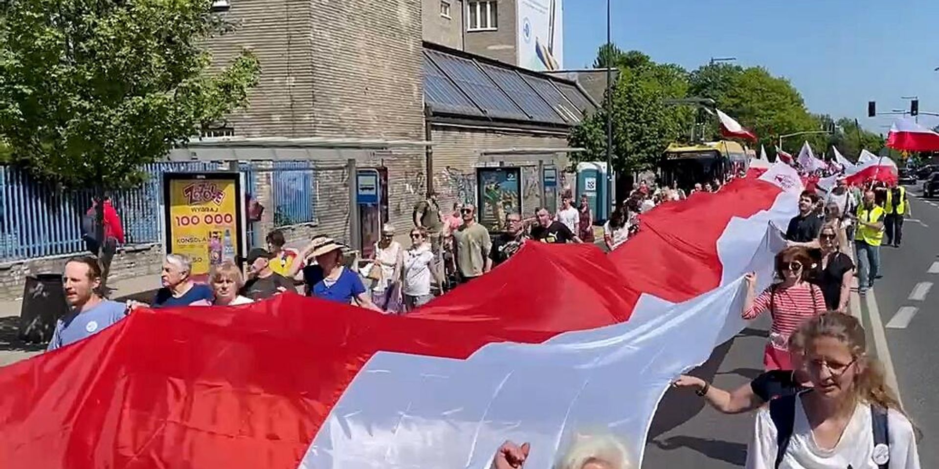 Марш в Варшаве против вовлечения Польши в боевые действия на Украине - ИноСМИ, 1920, 25.11.2025