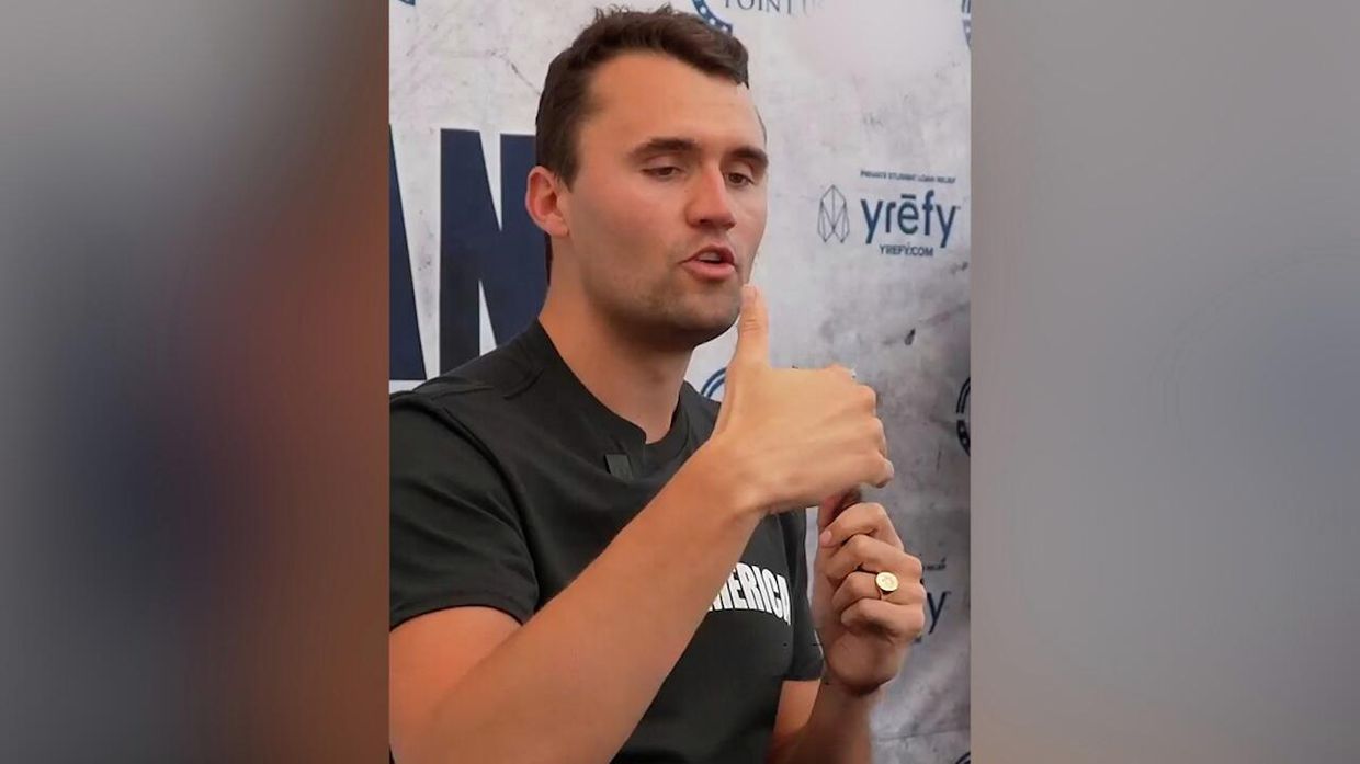 Что такое женщина? Чарли Кирк уничтожил мужчину в платье одним вопросом