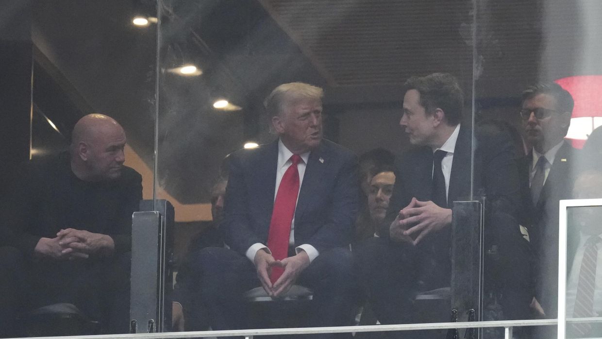 Дональд Трамп и Илон Маск на церемонии прощания с активистом Чарли Кирком