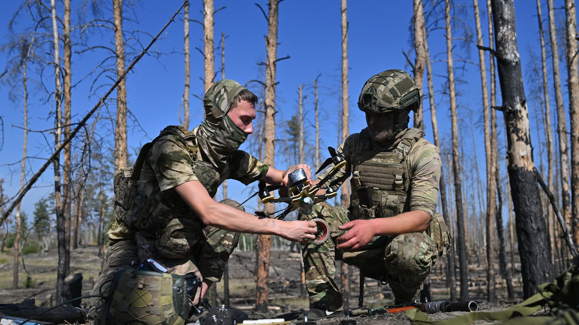 Боевая работа расчета FPV-дронов группировки Запад на Краснолиманском направлении СВО - ИноСМИ, 1920, 03.10.2025