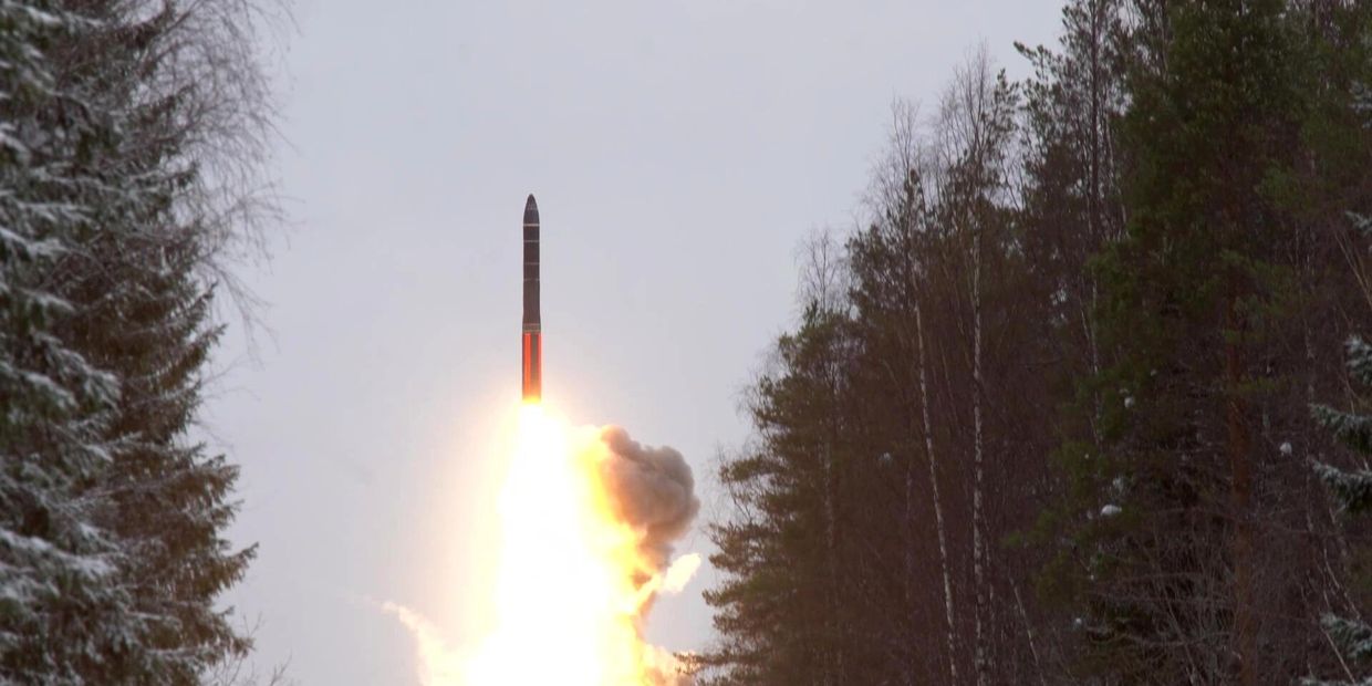 Запуск межконтинентальной баллистической ракеты Ярс в рамках учений сил стратегического сдерживания Гром-2022 Минобороны РФ