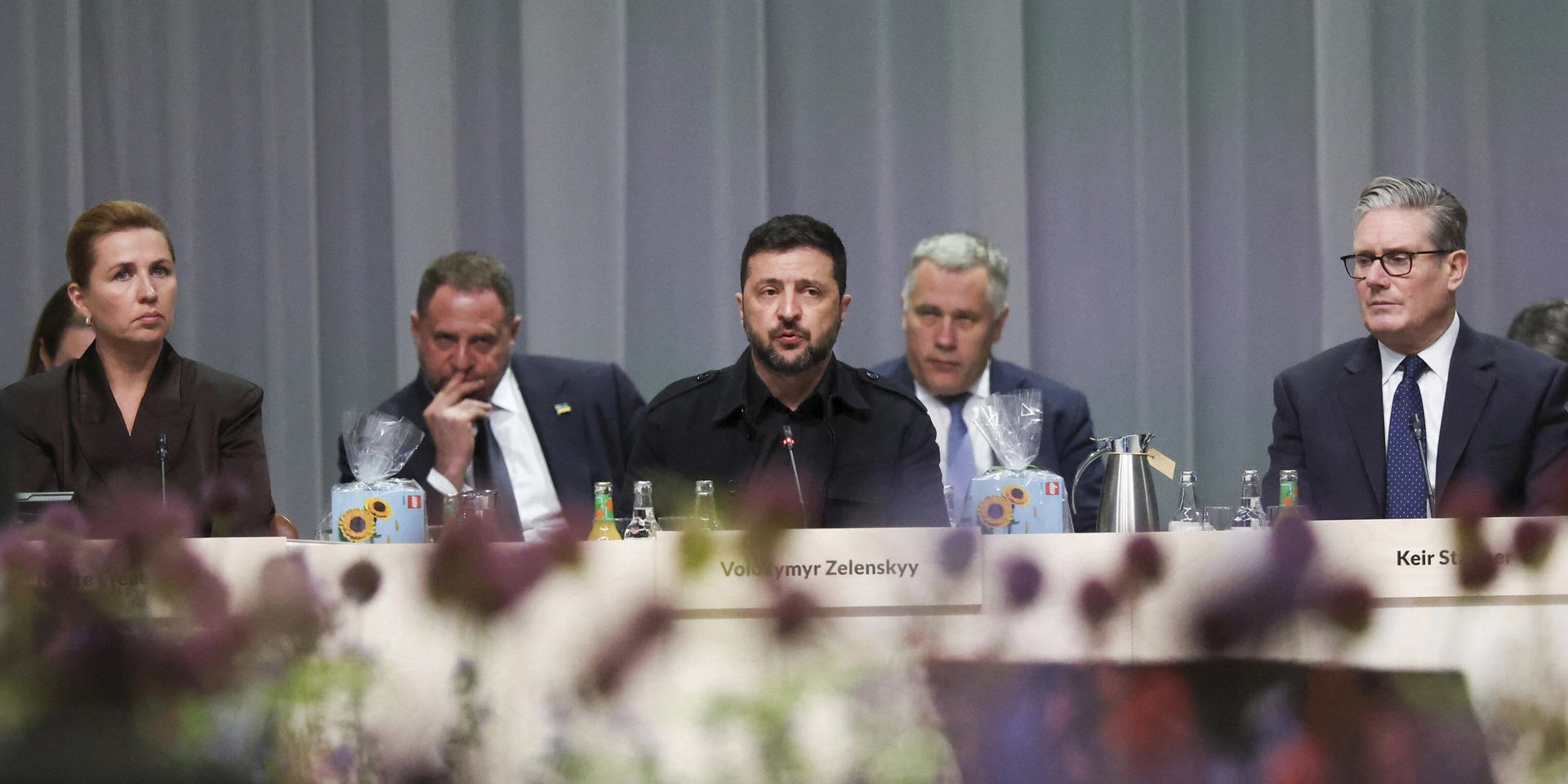 Премьер-министр Дании Метте Фредериксен, Владимир Зеленский и премьер-министр Великобритании Кир Стармер в Копенгагене - ИноСМИ, 1920, 25.11.2025
