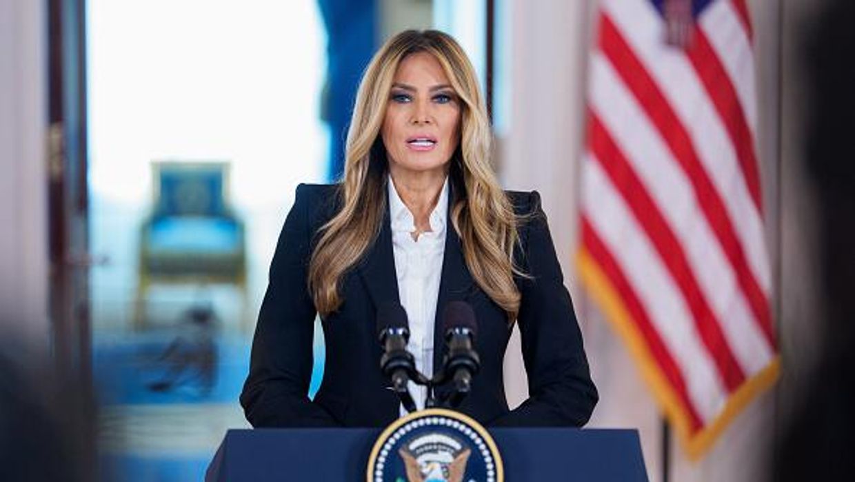 Первая леди США Мелания Трамп во время выступления в Белом Доме
