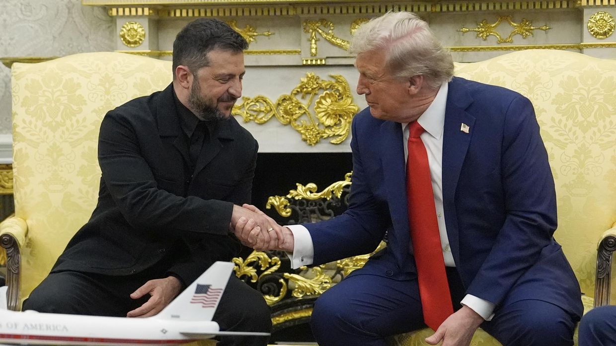 Президент Дональд Трамп с Владимиром Зеленским в Овальном кабинете Белого дома 18 августа 2025 года