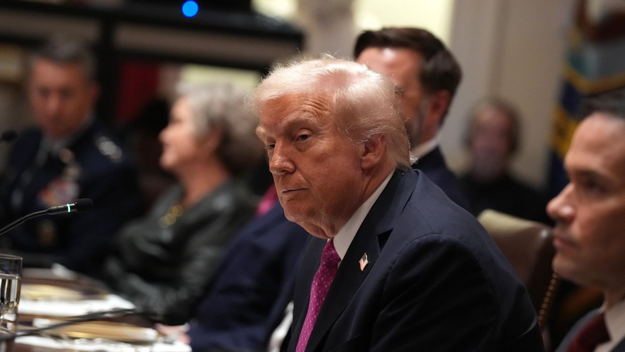 Президент США Дональд Трамп на встрече с Владимиром Зеленским в Белом доме 17 октября 2025 г.