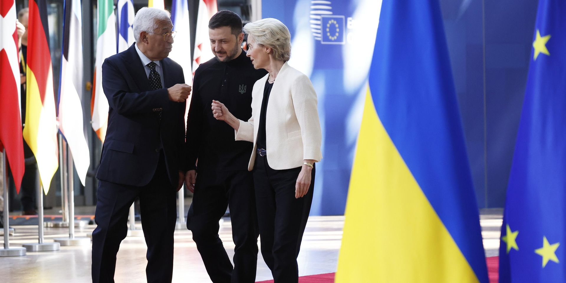 Президент Европейского совета Антонио Коста, Владимир Зеленский и председатель Европейской комиссии Урсула фон дер Ляйен  - ИноСМИ, 1920, 26.10.2026