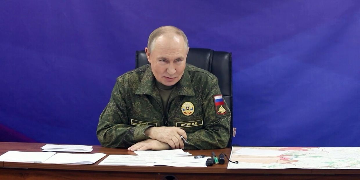 Президент Владимир Путин посетил пункт управления Объединённой группировки войск