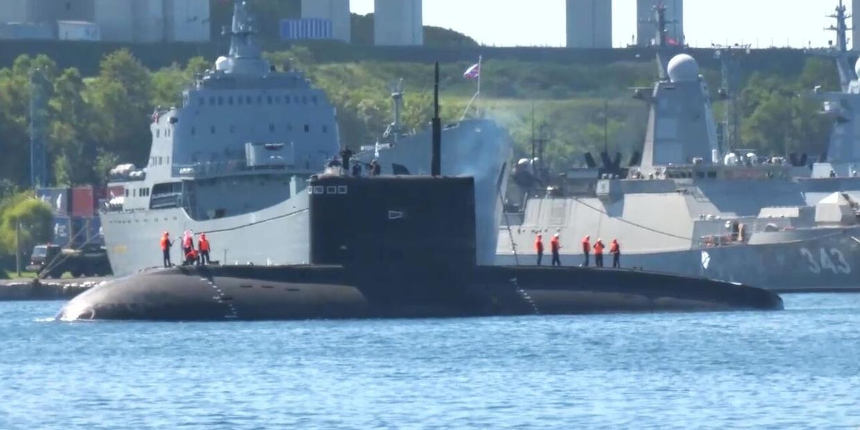Подлодки РФ и КНР впервые провели совместное патрулирование в Тихом океане