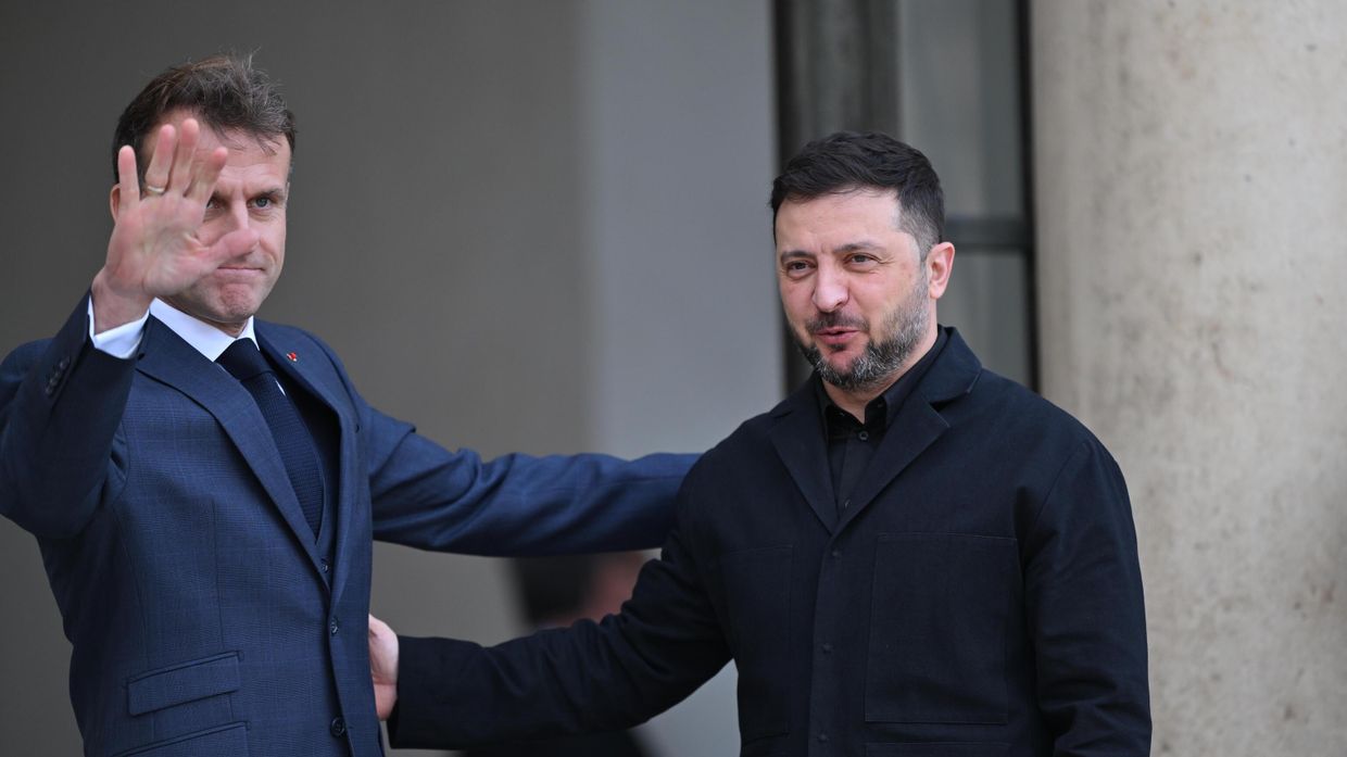 Президент Франции Эммануэль Макрон и Владимр Зеленский в Париже, Франция, 17 ноября 2025 года