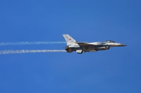Многоцелевой истребитель F-16