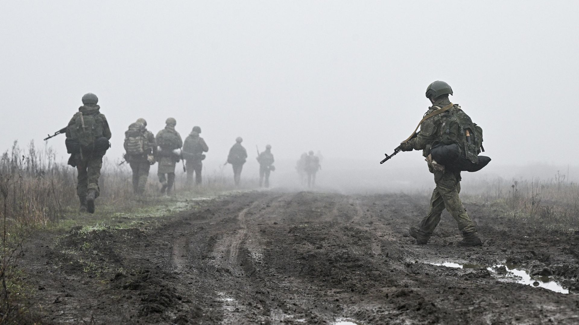 Отработка боевого слаживания военнослужащими 114-й гвардейской МСП группировки Центр - ИноСМИ, 1920, 17.12.2025