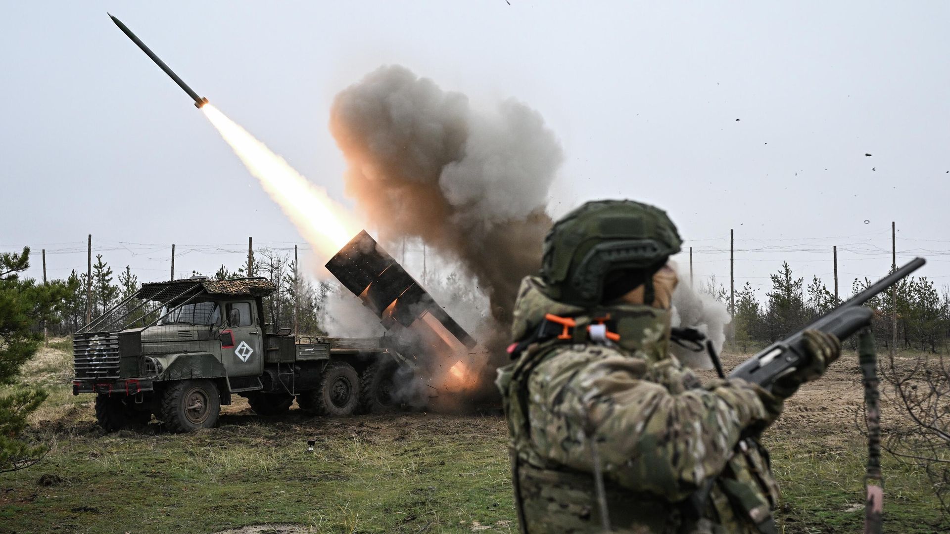 Боевая работа расчета РСЗО Град 83-го самоходного артполка на Краснолиманском направлении СВО - ИноСМИ, 1920, 12.02.2026