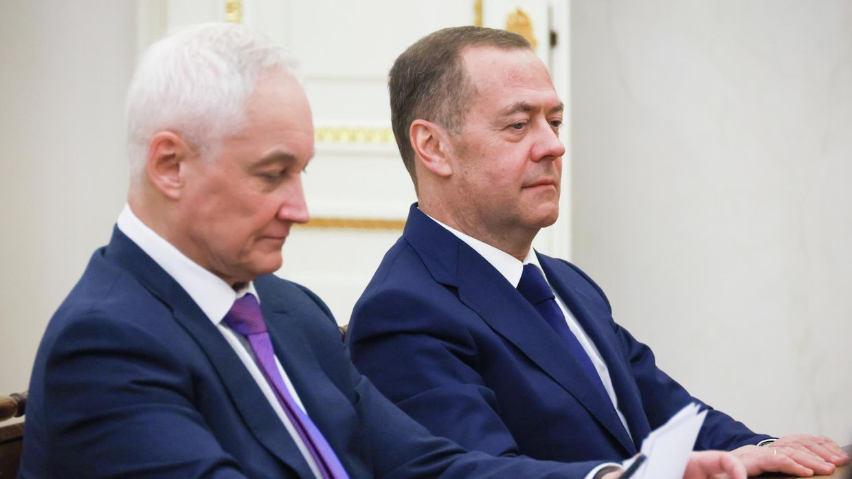 Президент Владимир Путин провел совещание по рассмотрению основных параметров проекта государственной программы вооружения