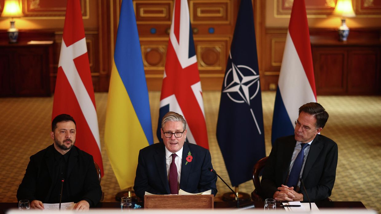 Владимир Зеленский, премьер-министр Великобритании Кир Стармер и генеральный секретарь НАТО Марк Рютте