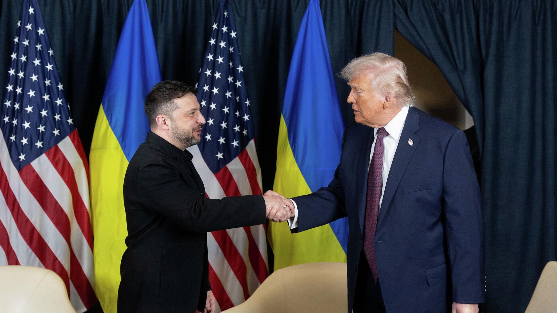 Президент США Дональд Трамп и Владимир Зеленский в Давосе, Швейцария, 22 января 2026 года. - ИноСМИ, 1920, 29.01.2026