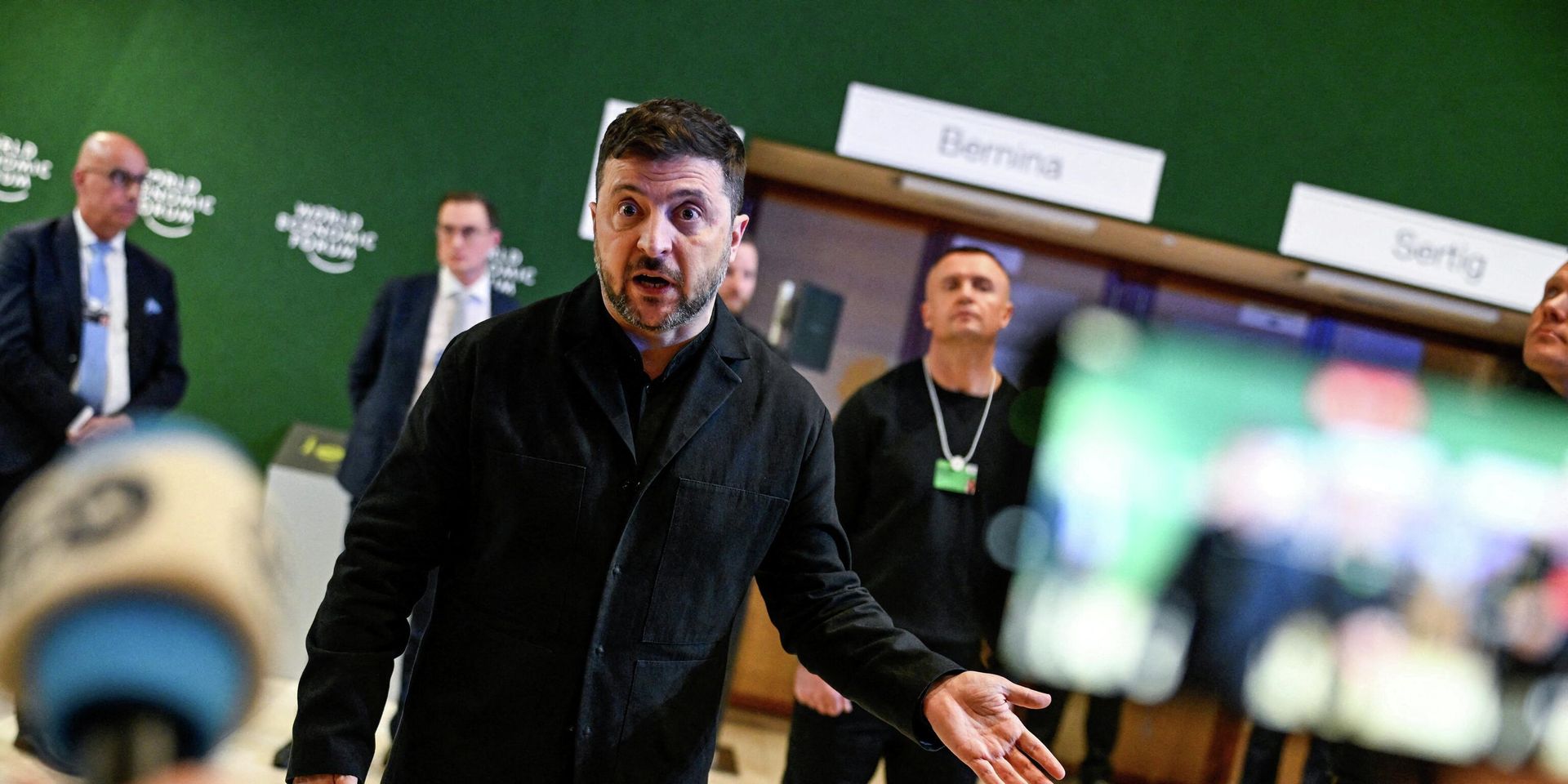 Владимир Зеленский выступает перед СМИ на 56-м ежегодном Всемирном экономическом форуме в Давосе - ИноСМИ, 1920, 06.02.2026