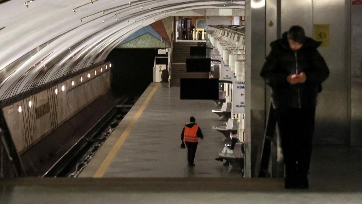 Пустая станция киевского метро