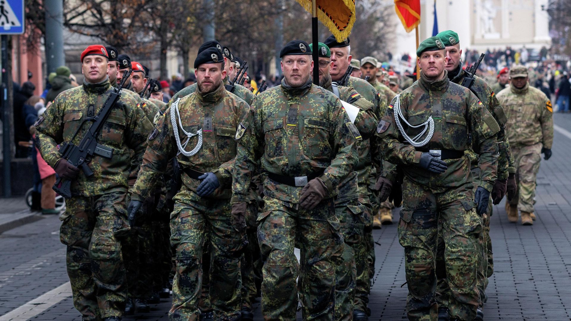 Военнослужащие немецкой армии маршируют во время военного парада в Вильнюсе, Литва - ИноСМИ, 1920, 20.02.2026