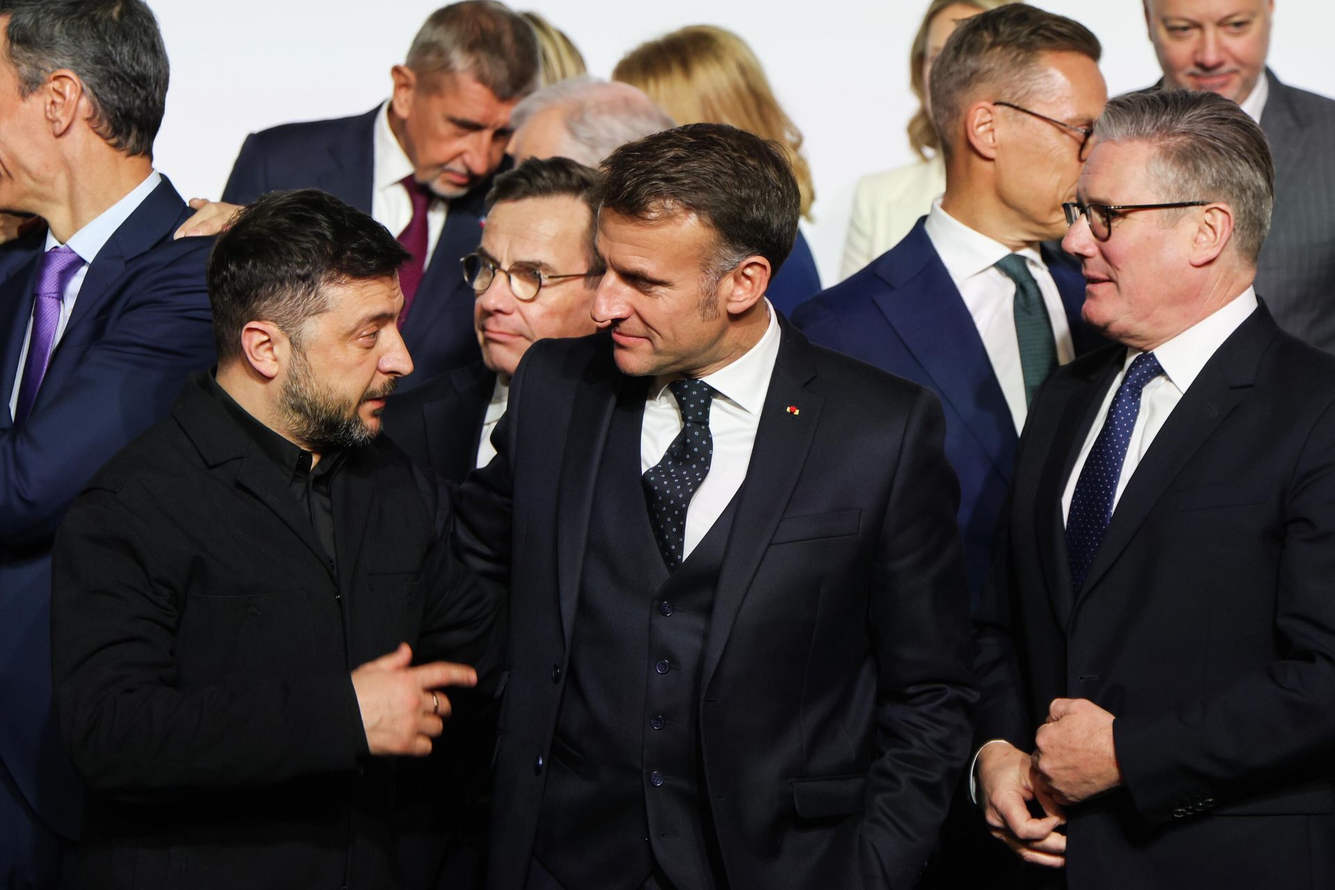Владимир Зеленский, президент Франции Эммануэль Макрон и премьер-министр Великобритании Кир Стармер в Мюнхене, Германия - ИноСМИ, 1920, 20.04.2026