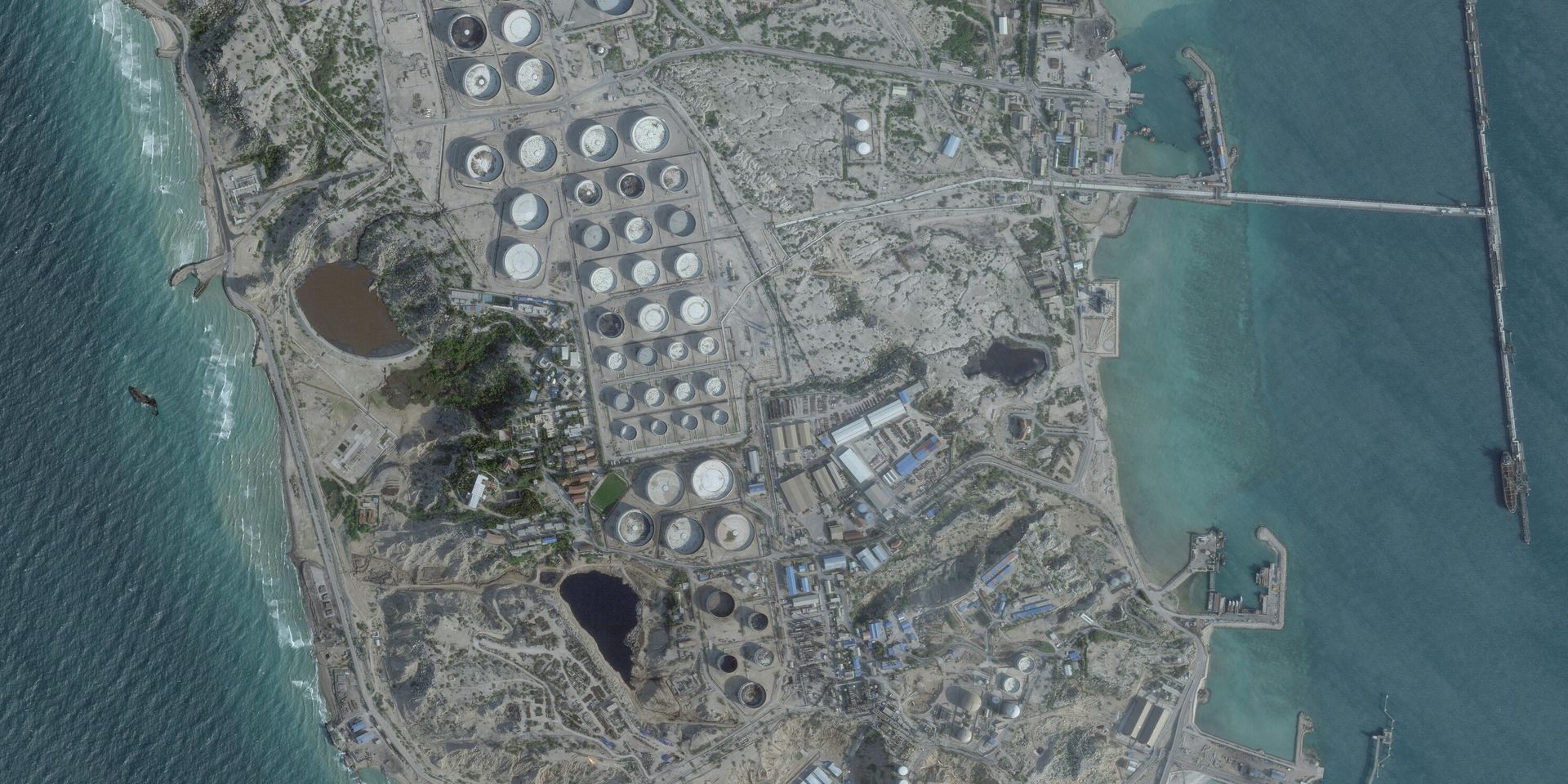Нефтехранилище на острове Харк, Иран - ИноСМИ, 1920, 26.03.2026