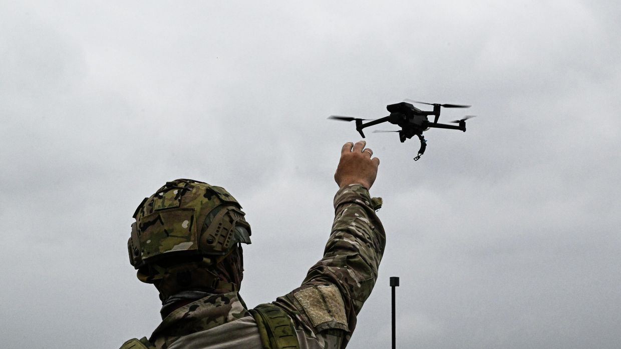 На занятиях по управлению FPV-дронами на военном полигоне Бамбурово