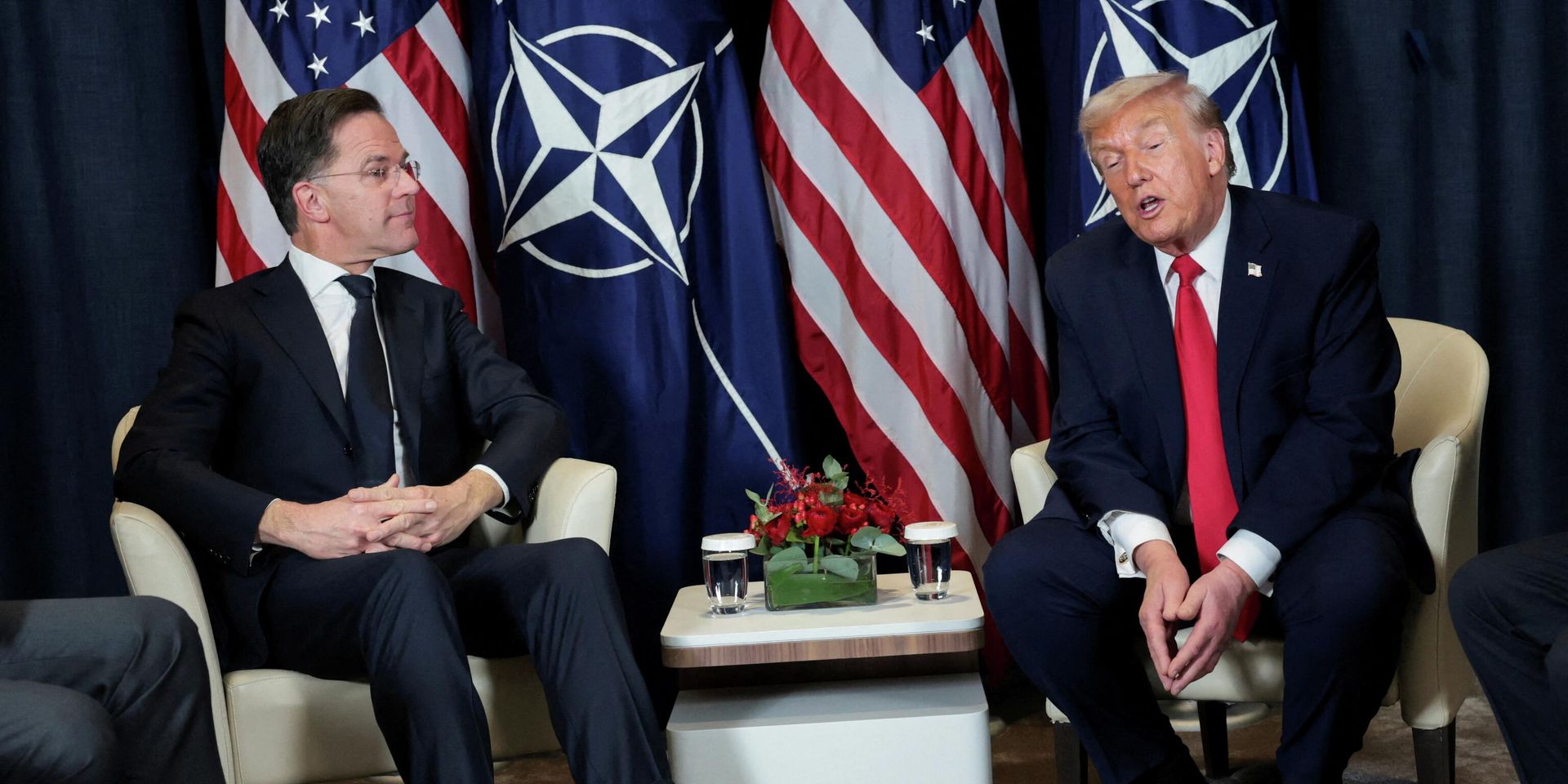 Президент США Дональд Трамп проводит двустороннюю встречу с генеральным секретарем НАТО Марком Рютте на Всемирном экономическом форуме (ВЭФ) в Давосе - ИноСМИ, 1920, 26.04.2026