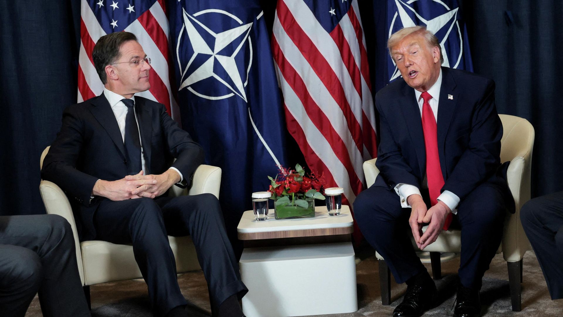 Президент США Дональд Трамп проводит двустороннюю встречу с генеральным секретарем НАТО Марком Рютте на Всемирном экономическом форуме (ВЭФ) в Давосе - ИноСМИ, 1920, 26.04.2026