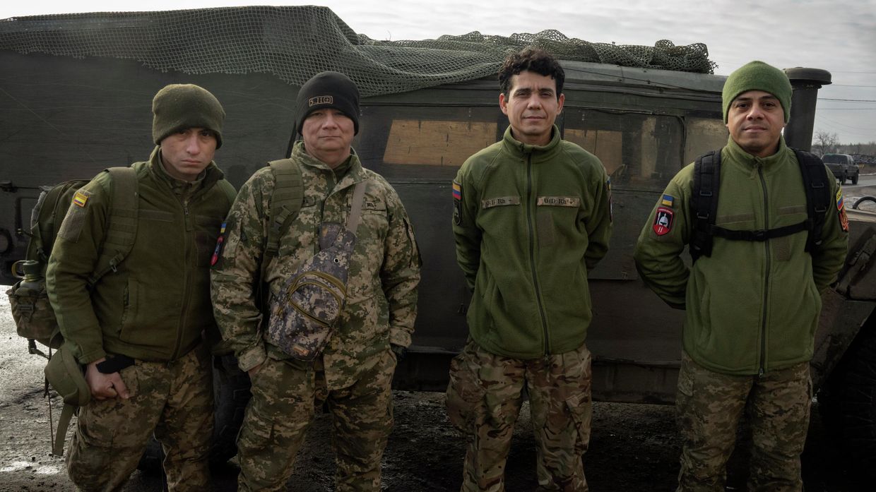 Колумбийские наемники, вступившие в ряды украинских боевиков. Архивная фотография