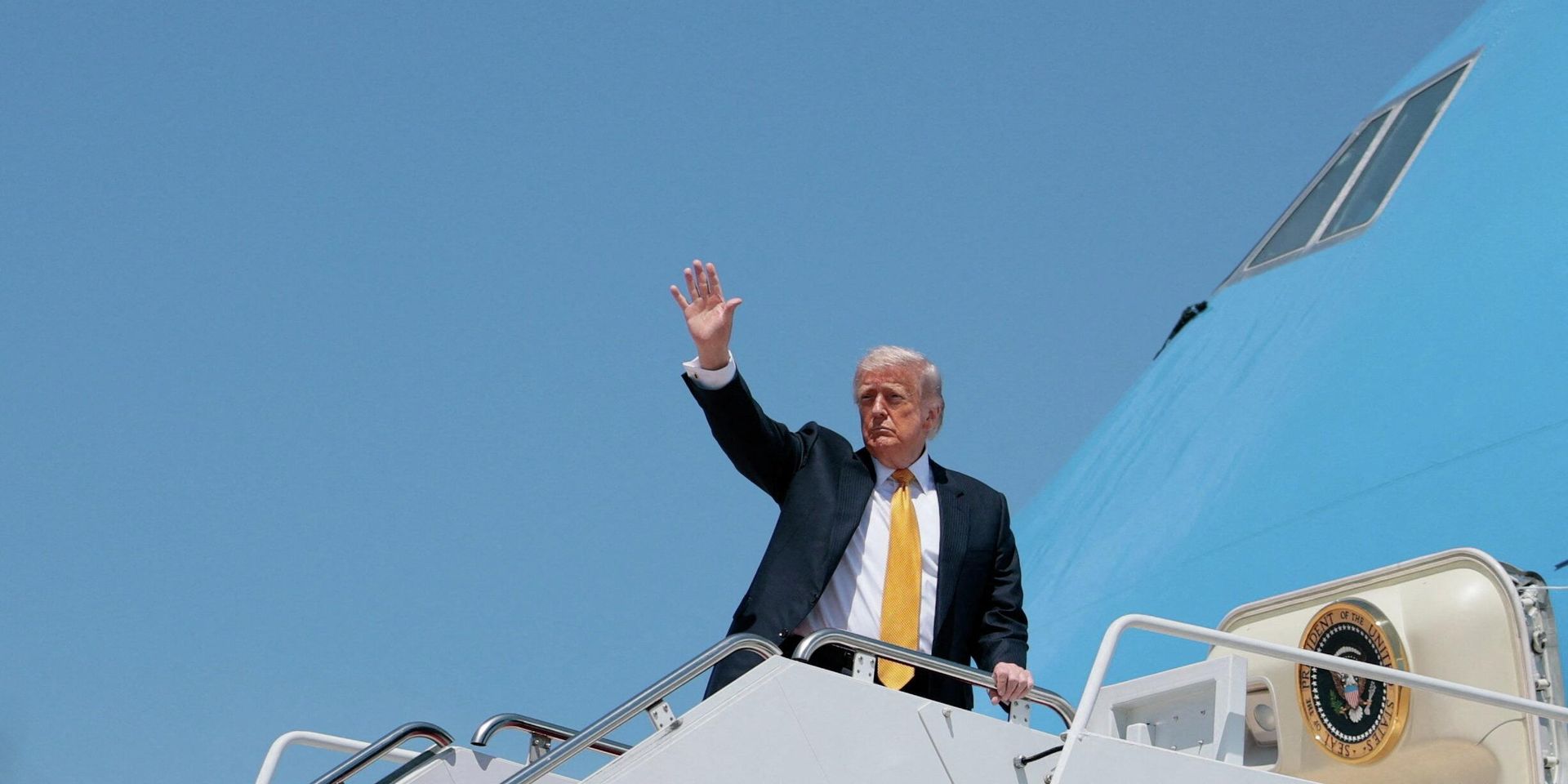 Президент США Дональд Трамп перед вылетом в Китай, на объединенной базе Эндрюс, штат Мэриленд, США, 12 мая 2026 года - ИноСМИ, 1920, 13.05.2026