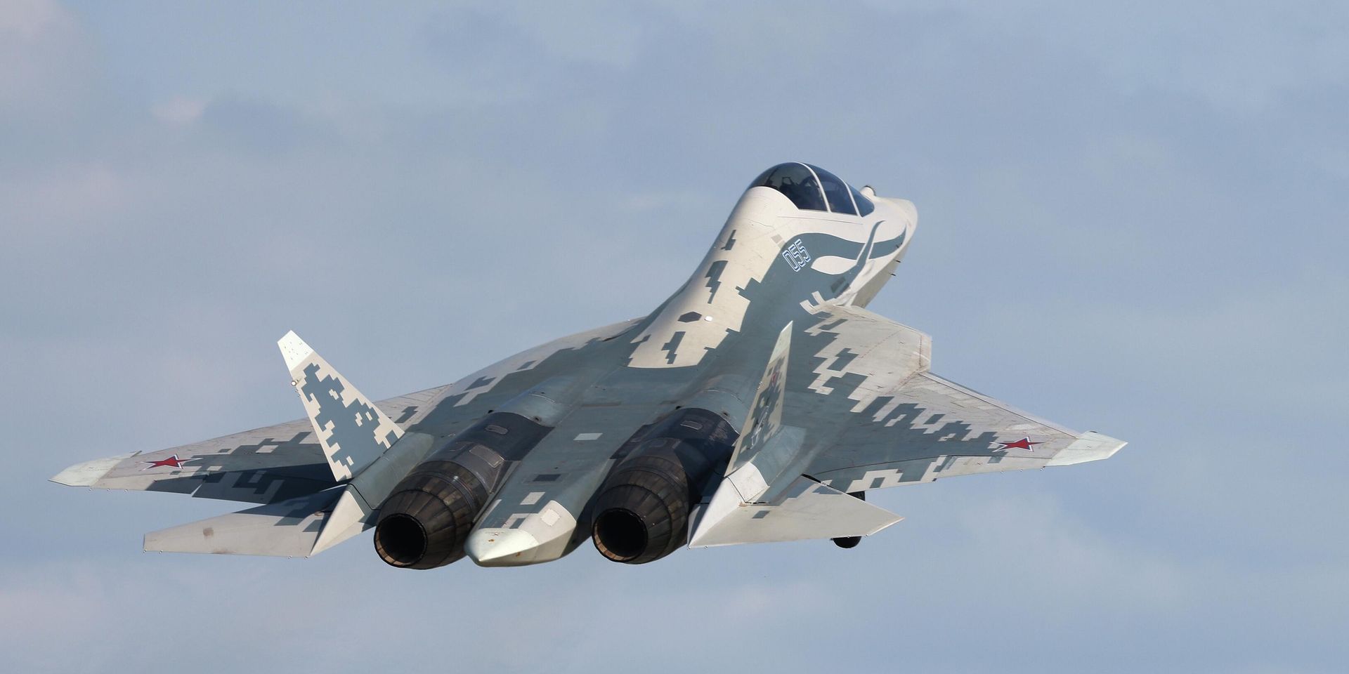 Первый полет двухместной версии истребителя пятого поколения Су-57 - ИноСМИ, 1920, 04.07.2026