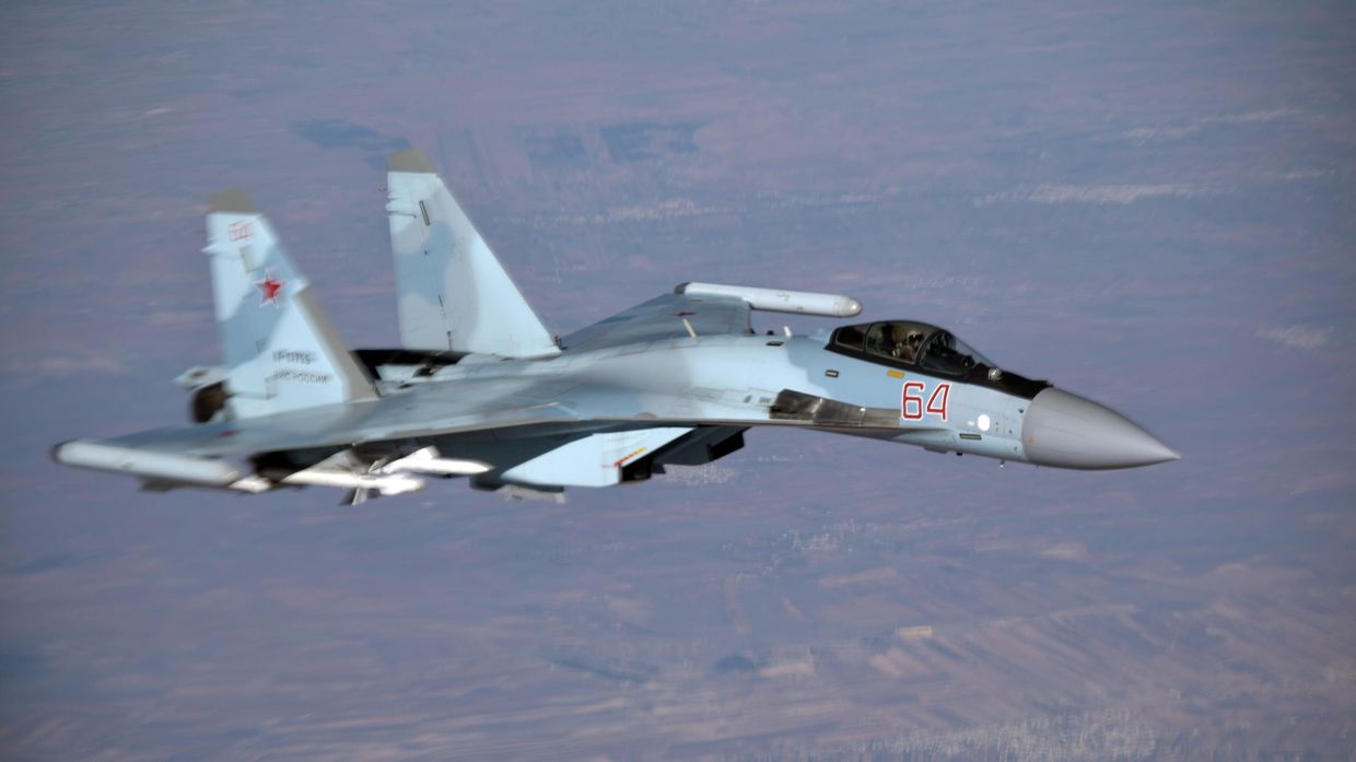 Многоцелевой истребитель Су-35