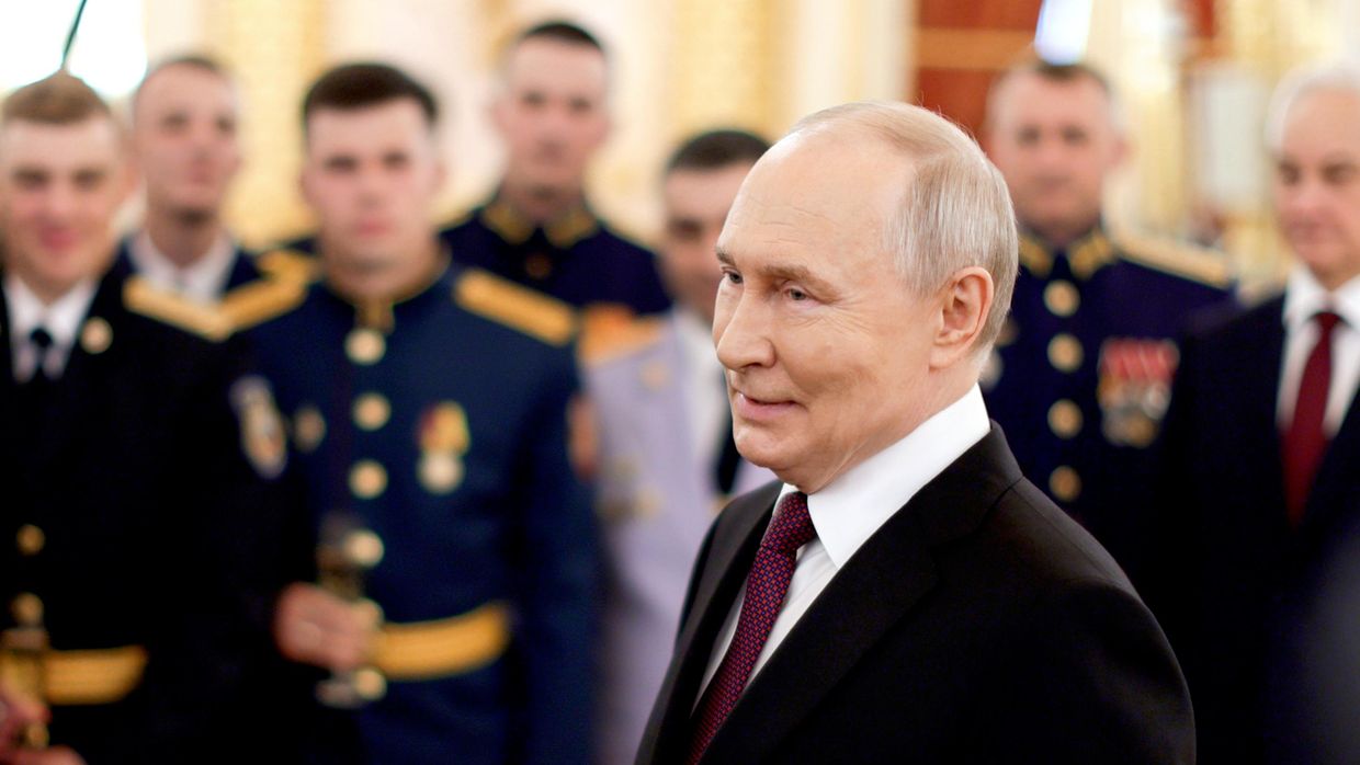 Встреча Владимира Путина с выпускниками вузов силовых ведомств Встреча Владимира Путина с выпускниками вузов силовых ведомств