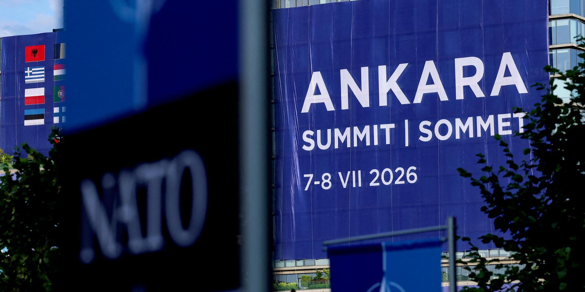 Плакат на здании в Анкаре, посвященный саммиту НАТО, 6 июля 2026 г.  - ИноСМИ, 1920, 31.07.2026